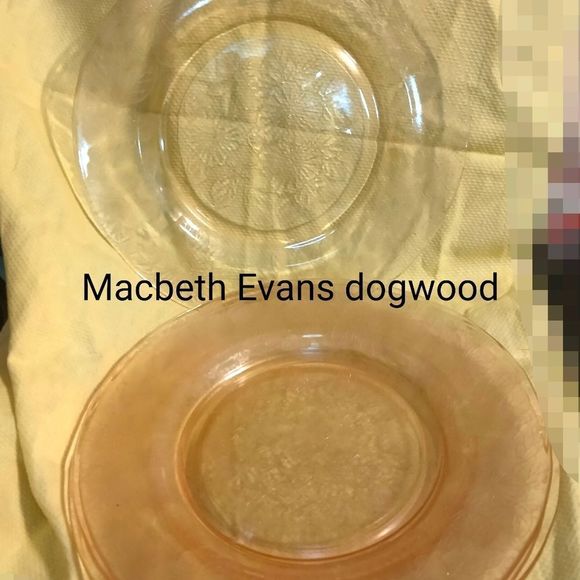 Vintage Pink depression glass plates dogwood - Picture 1 of 1